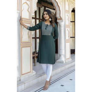 Cómoda Kurta de Rayón Bordada - Product Image 5