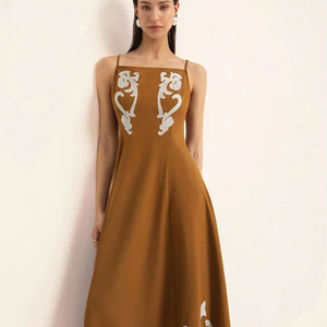 เดรสยาวสไตล์โบฮีเมียนวินเทจสำหรับผู้หญิง ปักลายสวยงาม แขนสั้น สไตล์ชาวนา ลำลอง เหมาะสำหรับวันพักผ่อนที่ชายหาด ผ้าฝ้ายธรรมชาติ 100% - Product Image 1