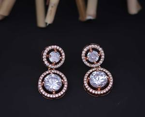 Boucles d'oreilles tendance à double cercle, zircon cubique, plaqué or, acier inoxydable, clous glamour - Product Image 2