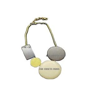 Meilleure vente Collier de pierres longues en résine à facettes fabriqué à la main en Inde dans un effet de lumière marbrée et un gros bijoux de détails en or - Product Image 1