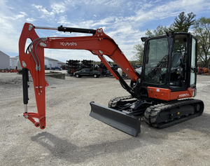 รถขุด KX057-5 Kubota ที่ใช้งานค่อนข้างมากสำหรับขายในสภาพที่สมบูรณ์ - Product Image 1