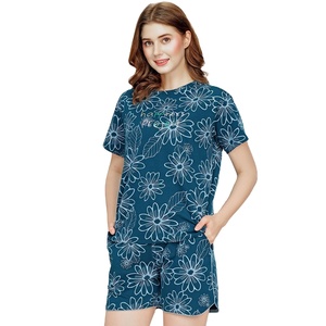 Conjunto doble con estampado floral para mujer de alta demanda, Top de manga corta de verano y pantalones cortos, ropa de dormir de 2 piezas, atuendo para mujer - Product Image 4