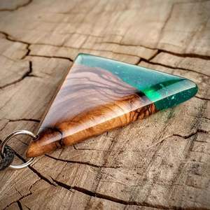 Meilleures idées de bijoux en résine époxy avec pendentif en bois Collier Mirha en résine Bijoux en bois Collier en gros fabriqué en Inde - Product Image 2