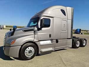 Camión Semirremolque Cascadia 126 Sleeper USADO de 2020 de Calidad Superior - Techo Elevado, 12 Velocidades, Transmisión Automática Dt12, Listo para Envío Mundial - Product Image 4