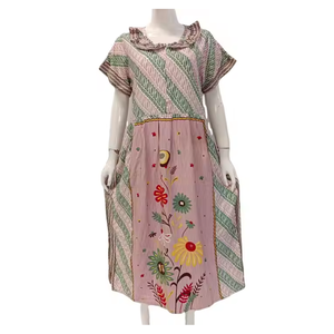 Chemise décontractée pour femmes, col rond, manches courtes à volants, en tissu de rayonne par Chrysanta - Product Image 6