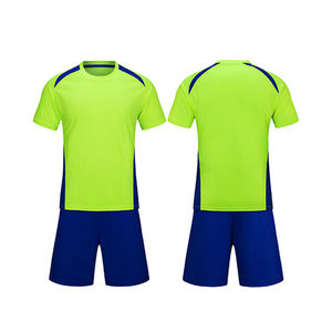 Vente en gros Ensemble de vêtements de football Tenue d'uniforme d'équipe en tissu fibre de polyester à manches courtes Plusieurs options de couleurs - Product Image 4