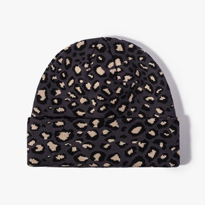 Bonnets en laine acrylique à motifs léopard personnalisés, bonnets chauds pour femmes pour l'automne et l'hiver, vente en gros d'usine au Vietnam - Product Image 5