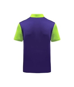 Polos carmesí para hombres con tela transpirable de tono de color llamativo y silueta elegante para los amantes de la moda moderna - Product Image 3