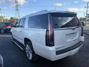 Usado 2017 C * adillac Escalade ESV Platinum - Product Image 2