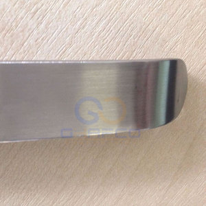 Retractor de lengua de acero inoxidable fácil de limpiar, el más vendido para uso clínico - Product Image 4