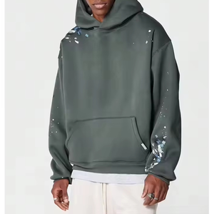 Pull à capuche en éponge française épais Style noir vintage pour homme avec design d'éclaboussures de peinture personnalisé - Product Image 1