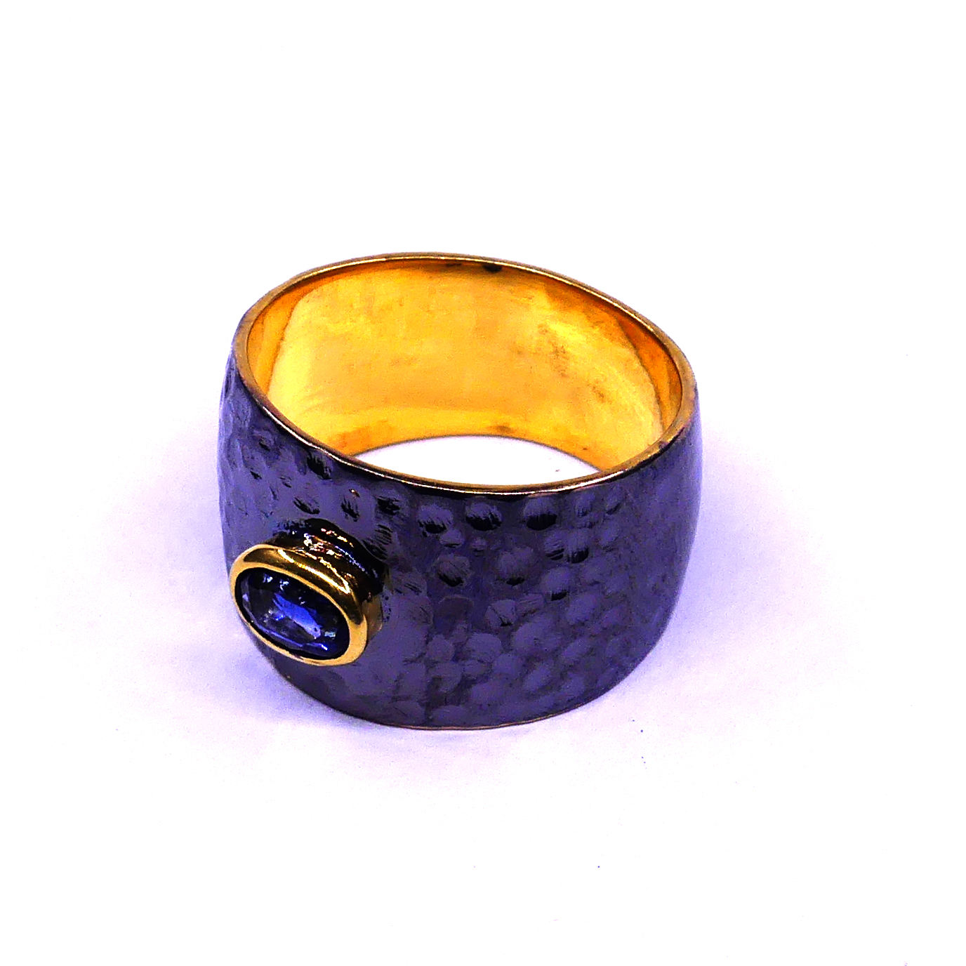 สีเหลือง