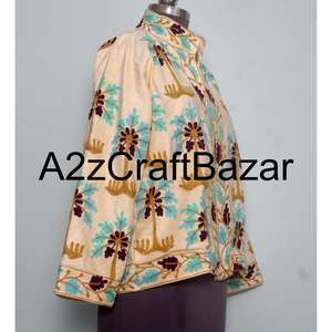 Chaqueta de Terciopelo Suzani Hecha a Mano, Chaqueta de Invierno, Abrigo para Mujer, Chaqueta de Tela de Terciopelo Suzani, Chaqueta de Terciopelo para Fiesta - Product Image 4