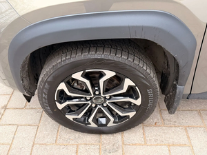 Meilleure Offre 2023 - SUV Hybride Compact Premium - Consommation de Carburant Exceptionnelle et Technologie de Pointe - Product Image 5