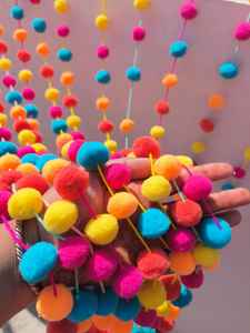 พวงมาลัยลูกบอลทำจากผ้าขนสัตว์สำหรับตกแต่งเทศกาลคริสต์มาสงานปาร์ตี้วันเกิดทำจากขนสัตว์ใช้ตกแต่งห้องเด็กห้องเรียนและของตกแต่งเม็กซิกันสีรุ้ง - Product Image 4
