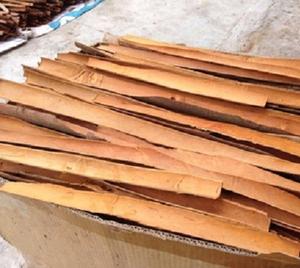 Vente en gros de bâtonnets de cannelle Cassia du Vietnam jaune doré de qualité supérieure, épices séchées crues, vrac direct d'usine - Product Image 2