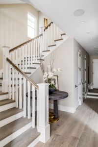 Escalera de madera de alta calidad Newel Post Caps Roble rojo NPC07 para decoración de escalera elegante y duradera EFS Vietnam - Product Image 6