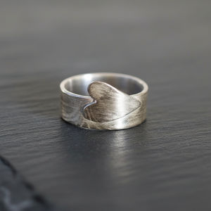 Anillo Artesanal de Plata con Incrustaciones de Piedras Preciosas y Diseño de Corazón para Boda, Compromiso o Fiesta - Product Image 3