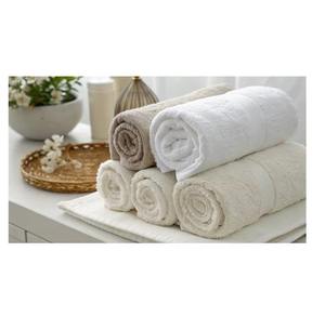 Disfrute de la mejor experiencia de secado con toallas de baño extragrandes hechas con materiales de primera calidad que ofrecen una suavidad extra. - Product Image 1