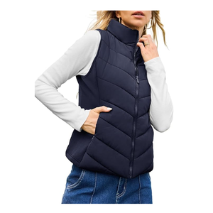 Chaleco acolchado con capucha para mujer de alta calidad, chaleco personalizado a prueba de viento con cremallera frontal y bolsillos para uso exterior - Product Image 6