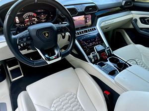 Super affaire.. Lamborghini Urus d'occasion 2019 - Product Image 2