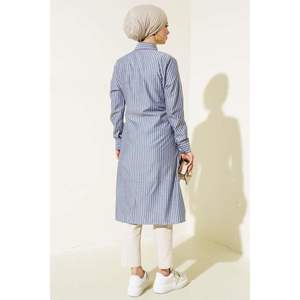 เสื้อเชิ้ตยาวเอวลายทางสีน้ำเงินเข้ม - Product Image 3