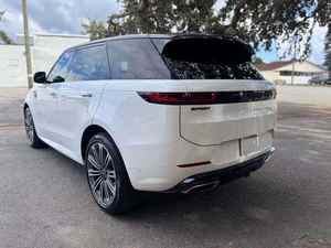 Land Rover Sport P400 Dynamic SE AWD 2024 con Volante a la Izquierda, Cámara Trasera, Arranque Remoto y Asientos de Cuero - Product Image 4