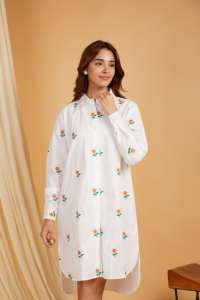 Robes mi-longues vintage blanches personnalisées OEM ODM pour femmes, robes élégantes coréennes décontractées à imprimé floral pour femmes, robes d'été longues - Product Image 5