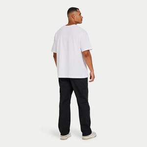 กางเกงคาร์โก้อเนกประสงค์สีดำสำหรับผู้ชายใส่สบายพร้อมเอวยางยืดปักโลโก้กระเป๋าสัมภาระและรายละเอียดซิปโลหะ - Product Image 5