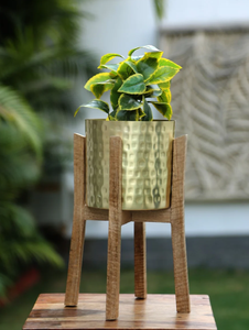 Venta al por mayor hecho a mano oro martillado flor cubo maceta con soporte de madera para el hogar y el jardín - Product Image 2