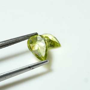 Aigue-marine synthétique de laboratoire, facettée, forme poire, pierre précieuse verte, coupe libre, prête pour la sertissage de bijoux - Product Image 4