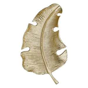 Bandeja de servicio de fundición de aluminio con acabado plateado de lujo dorado, plato de metal moderno y elegante para cenas, catering y hostelería - Product Image 1