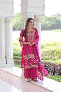 Ensemble Salwar Suit en Soie Moderne et Tendance, Trois Pièces avec Broderies et Doublure en Coton - Product Image 5