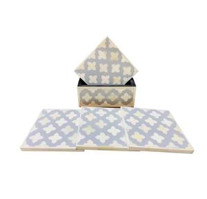 Sous-verre transparent élégant à la mode Design unique Résine d'aspect marbré avec sous-verre plaqué or pour boisson au café et au thé - Product Image 1