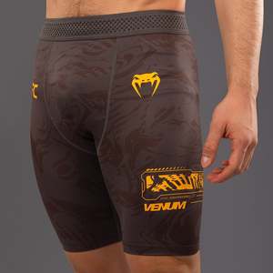 Pantalones cortos atléticos MMA para hombre que absorbe la humedad - Product Image 1