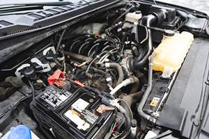 F-ord F-150 L-ariat 4x4 C-oyote V8 Power 4WD Tu-scany Motor Company Black Ops Package, occasion, année 2020 - Product Image 6