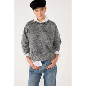 Sudadera Básica con Cuello Redondo y Lavado Ácido - Product Image 3