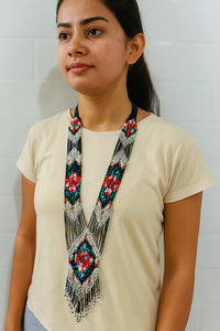 Collar de cuentas hecho a mano con diseño floral rojo, joyería étnica tribal, accesorio de moda artesanal para mujer, artículo de regalo tradicional - Product Image 2