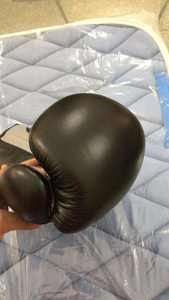 Gants de boxe en cuir PU de qualité supérieure avec logo personnalisé pour l'entraînement et le combat - Product Image 6