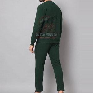 Trajes Deportivos para Hombre de Alta Calidad, Disponibles en Stock, para Uso en Exteriores - Product Image 3
