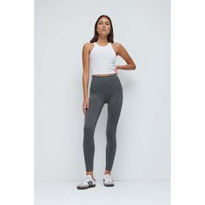 Leggings Deportivos Capri Gris Oscuro para Mujer, Cintura Alta, Sin Costuras, Transpirables, Suaves, Estilo Casual, Talla XL, Hechos de Spandex, Nailon y Chifón - Product Image 3