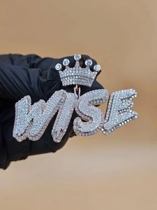 จี้เพชรโมอิสซาไนต์ VVS ประดับเพชรแบบ Iced Out สั่งทำตัวอักษรชื่อได้  วัสดุเงินแท้ 925 ชุบโรเดียม  สำหรับทั้งชายและหญิง - Product Image 5