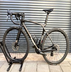 NUEVA Madone SLR 7 AXS Gen 8 25 2025 - Bicicleta de Carretera Ligera de Alto Rendimiento Lista para Envío Mundial Avanzada - Product Image 1