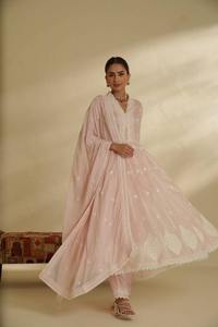 การสร้างนีโอทีเอต้าสำหรับผู้หญิงคอลเลคชั่นด้านล่าง kurti แบบลำลองสวมใส่แบบชนเผ่าสำหรับทุกวัน - Product Image 6