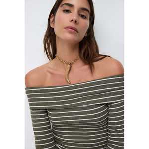 เสื้อเบลาส์ลายทางรัดรูปเปิดไหล่ - Product Image 3