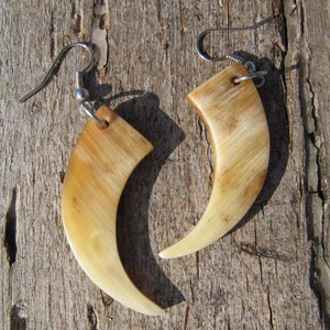 Elegantes pendientes de cuerno de búfalo natural para niñas y mujeres artesanías Javed DE LA India joyería de estilo Animal pulido - Product Image 1