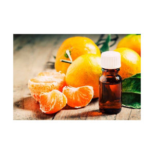 Huile essentielle de mandarine pressée à froid naturelle de haute qualité pour les acheteurs de Bk - Product Image 1
