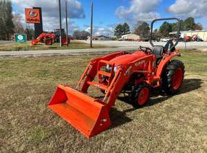 Tractor compacto Kubota L2501 2WD/4WD de 25 HP, tractor de 70 HP con cargador frontal, en buen estado, ligeramente usado, casi nuevo - Product Image 2