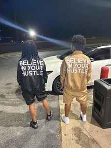 Veste à capuche zippée extérieure imperméable Ensembles courts pour hommes Costumes coupe-vent pour hommes Couleur unie Pluie Ensembles courts en nylon léger pour hommes - Product Image 4