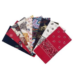 Écharpe en tissu de coton et polyester personnalisée en gros, impression numérique sur écran carré, conception OEM, logo personnalisé, bandana - Product Image 6